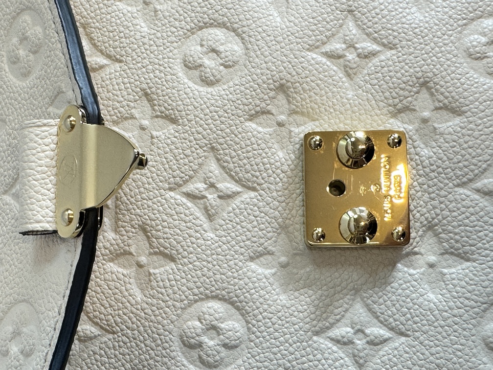 Pochette Metis Empreinte cream www.luxuryaccessoires